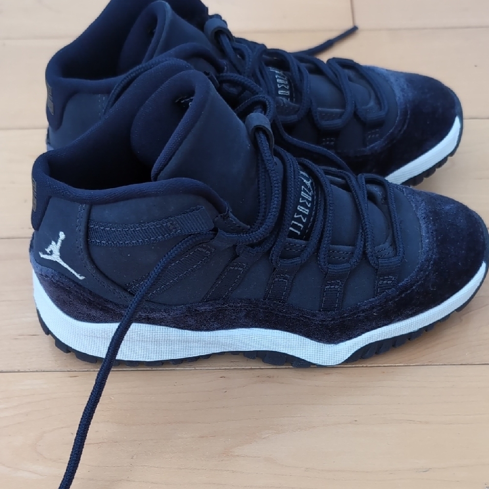 New Jordan 11 Sneakers